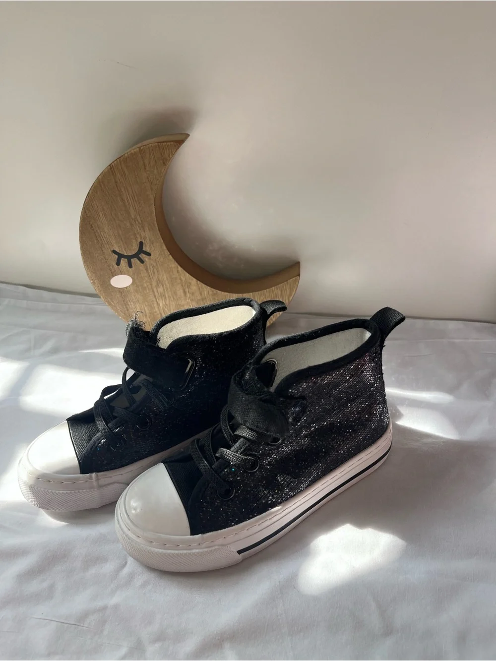 Kids Pink High-Top Sneakers with Strap 5 pairs for 100 size 6 and size 9
